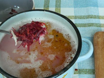 Hogyan tegyük forró cékla leves recept fotókkal klasszikus lépései - házi leves