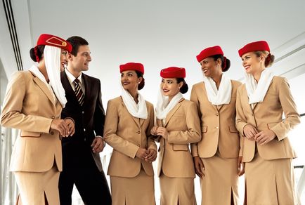 Cum să devii un emirate de stewardesă, cum să devii un însoțitor de zbor