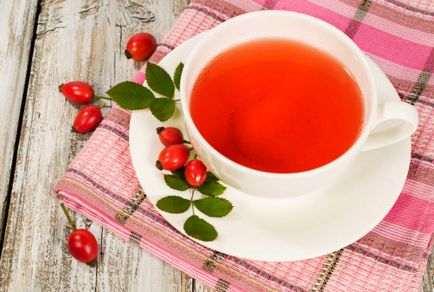 Mivel a hegesztési aromás befőtt csipkebogyó (csipkebogyó) Főzni ízletes kompót csípőből