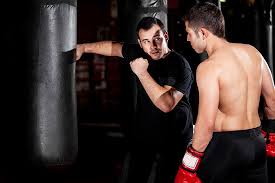 Cum sa alegi un bun antrenor de box, un stil de viata sanatos