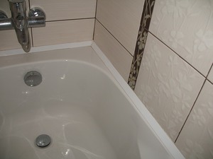 Як закрити щілини і зазори між ванною і стіною огляд ефективних і ефектних рішень, фото