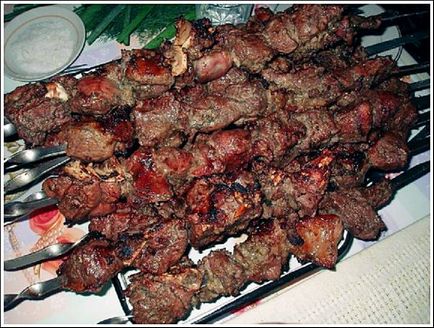 Cum să murăm un kebab shish din carne de capră, rețetă de marinată