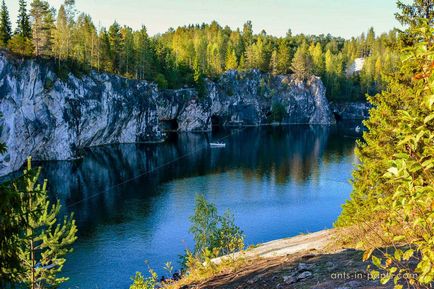 Karelia în jurul lacului Ladoga, furnici în pantaloni