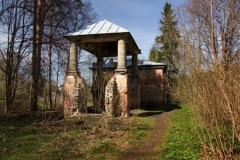 Krasnodolinny Pavilion, творчески и местната история клубно селище Tyarlevo