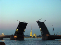 Unde să mergeți la St. Petersburg noaptea