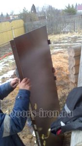 Cumpărați o ușă de fier cu instalarea la Moscova de la producător