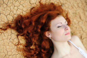 Hagyma héja a haj tulajdonságait, az ajánlások elkészítése, kezelése és festés