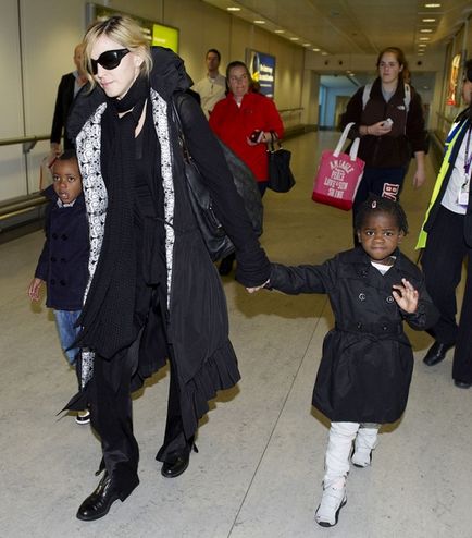 Madonna sa întors în casa copiilor adoptați