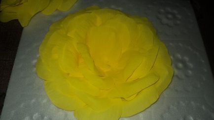 Майстер-клас «квітка з гофрованого паперу»