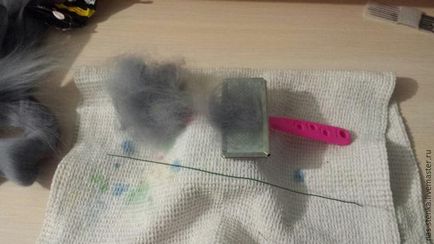 Master-clasa pe felting uscat face o jucărie în dragoste pisici