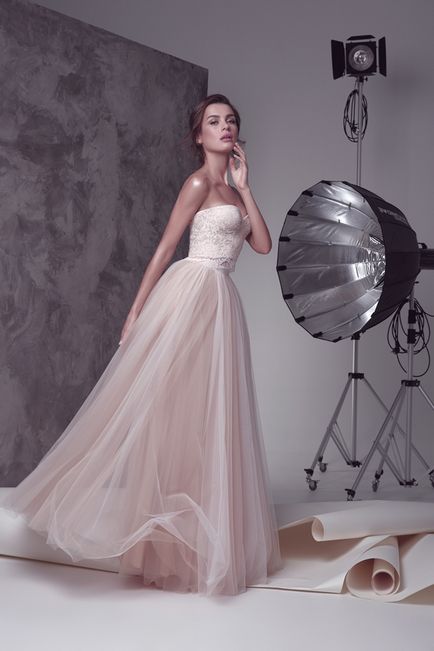 Модні весільні сукні ніжно-рожевого відтінку