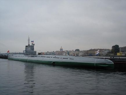 Музей підводного човна в москві і Харкові