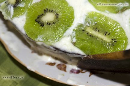 Tort delicios cremos cu kiwi (reteta originala)