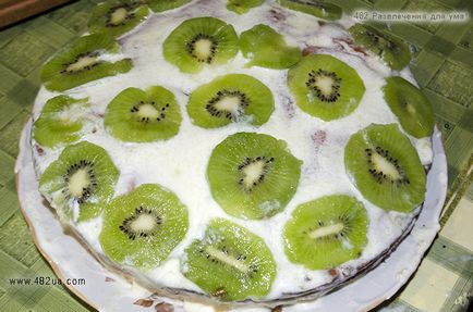 Tort delicios cremos cu kiwi (reteta originala)