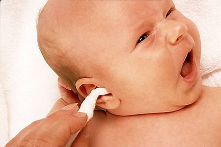 Kell tisztítani a fülét a csecsemők megfelelő ellátást a fülek