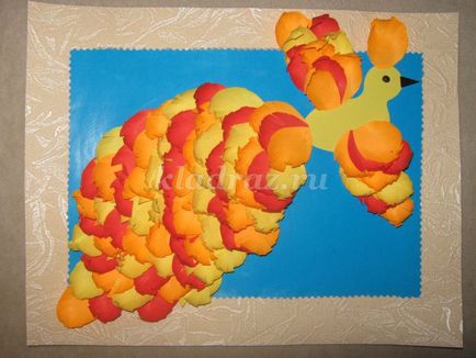 Aplicarea volumetrică a hârtiei colorate - toamnă pentru copiii de 6-7 ani