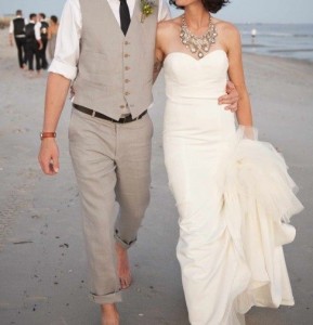 Imaginea mirelui pentru o nuntă pe plajă, o nuntă pe insule