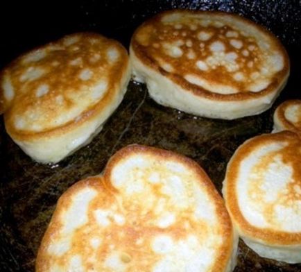 Fritters fără sifon pe rețetă iaurt bogat, fără ouă și drojdie, fotografie