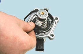 Opel Astra H eltávolítása és telepítése termosztát Opel Astra n használati eltávolítása javítás csere telepítési