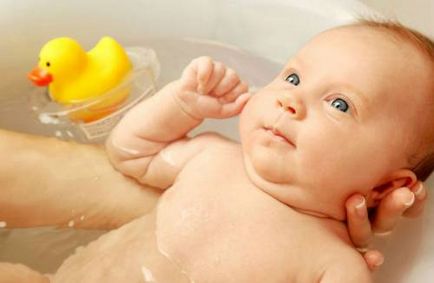 Temperatura optimă a apei pentru scăldarea nou-născuților
