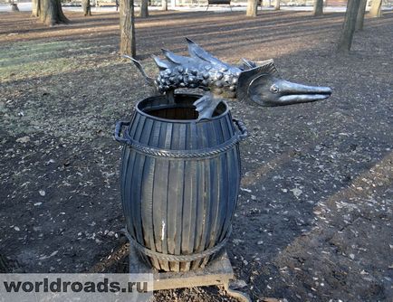 Парк кованих фігур в Донецьку, дороги світу