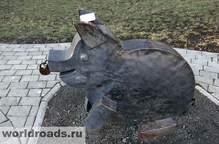 Parcul de cifre forjate în Donetsk, drumurile lumii