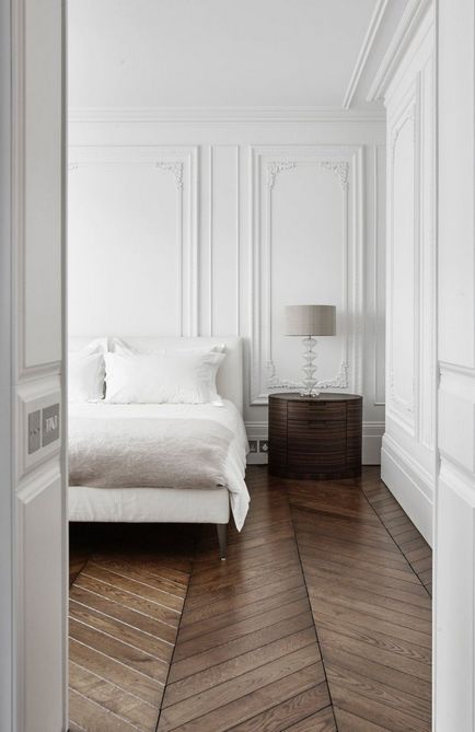 Пол в спальні наливний корковий дерев'яний в інтер'єрі, дизайн світлого і темного покриття білого
