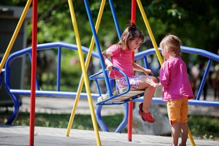 Parcul copiilor parc, Lukomorye Lenin State Farm salută tinerii oaspeți cordial