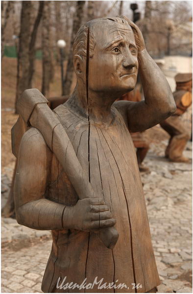 Repararea sculpturii din lemn