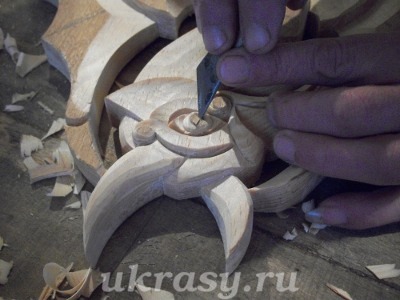 Panoul din lemn sculptat - 