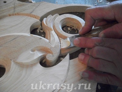 Panoul din lemn sculptat - 