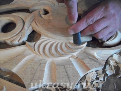 Panoul din lemn sculptat - 
