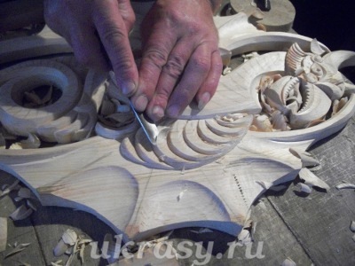 Panoul din lemn sculptat - 