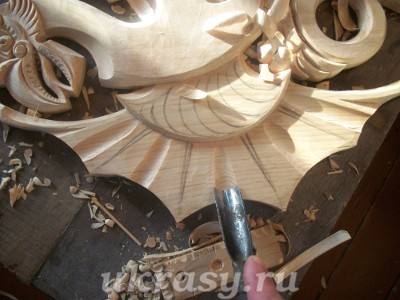 Panoul din lemn sculptat - 
