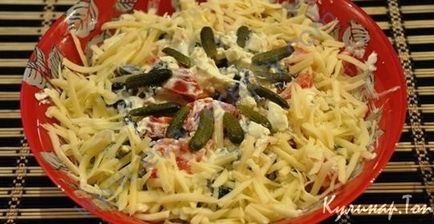 Salata de roșii, brânză și prune