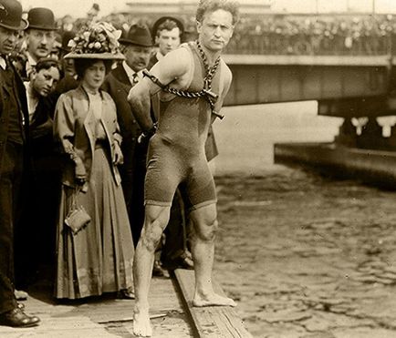 Secretele lui Harry Houdini, de fapt, au făcut trucuri cu mare iluzionist