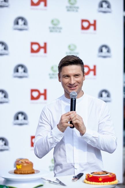 Szergej Lazarev és sütemények kutyáknak és macskáknak