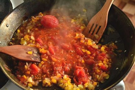 Shakshuka - mic dejun israelian, rețetă cu fotografie