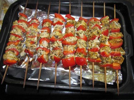 Shish kebab în cuptor de file de pui cu ardei gras, fotografie gustoase