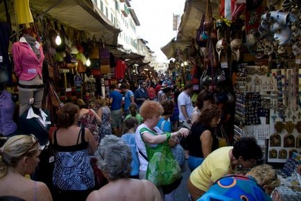 Vásárlás Firenze, üzletek, kilépő, az értékesítés 2017 (eladás) Vásárlás Firenze, üzletek, kilépő, az értékesítés 2017-ben