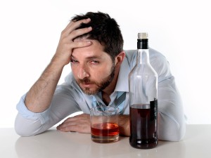 Simptomele și semnele de alcoolism la bărbații de scenă