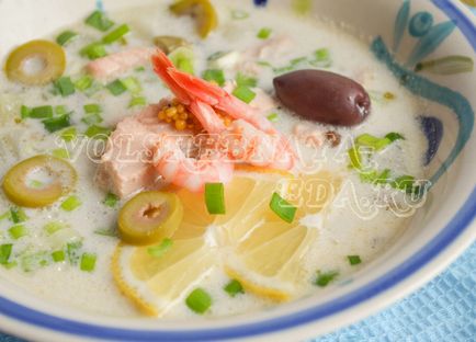 Вершковий суп з лососем і креветками, чарівна
