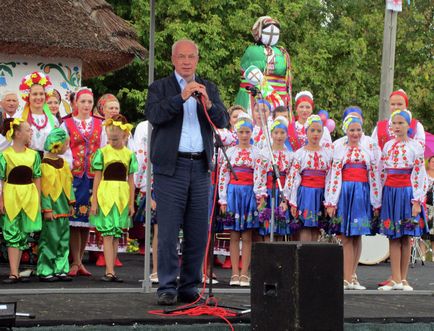 Сорочинський ярмарок красиво, як при Гоголя, але ціни сучасні - ріа новини