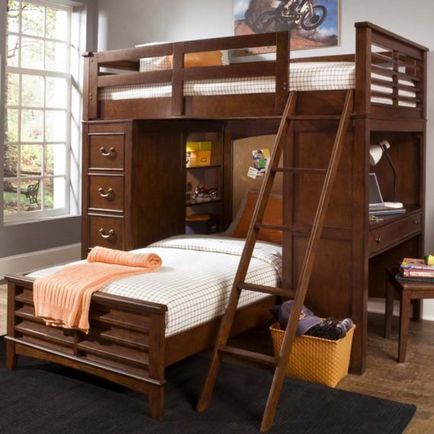 Dormitoare din lemn masiv