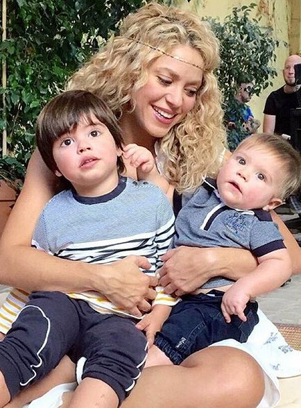Stilul copiilor îngroșați este fiul lui Shakira și Girard Pike - Sasha, salut! Rusia