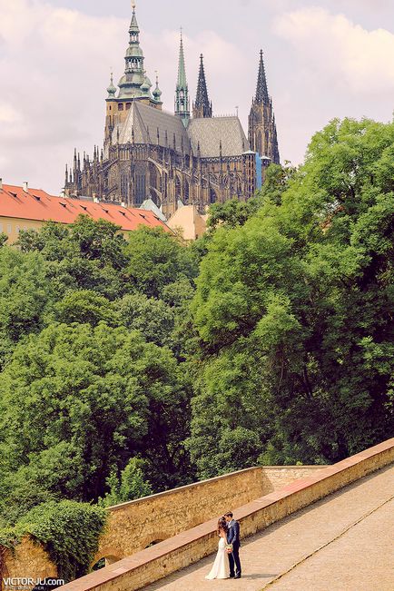 Весілля в замку Карлштейн чехія, photographer in prague