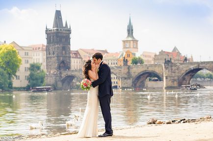 Весілля в замку Карлштейн чехія, photographer in prague