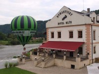 Сватба в замъка Karlštejn, място за сватби в замъци Чехия, сватбена агенция, сватба