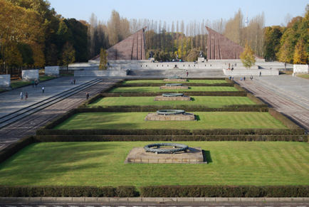Трептов парк в Берліні - пам'ятник радянським воїнам в германии