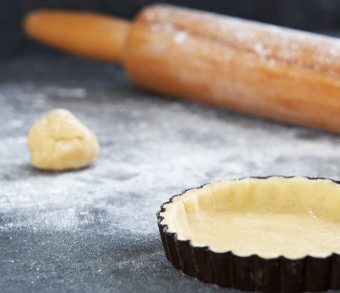 Learning tészta előállításához tartlets omlós tészta, pelyhes, sörfőzés, a friss víz, stb